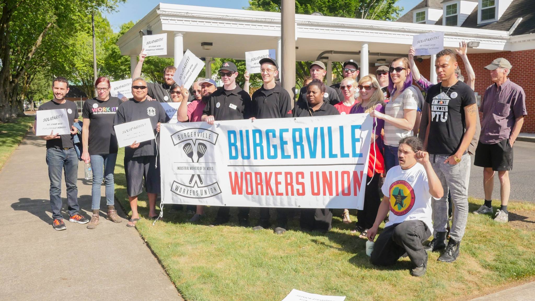 Standing Up With the Burgerville Workers Union